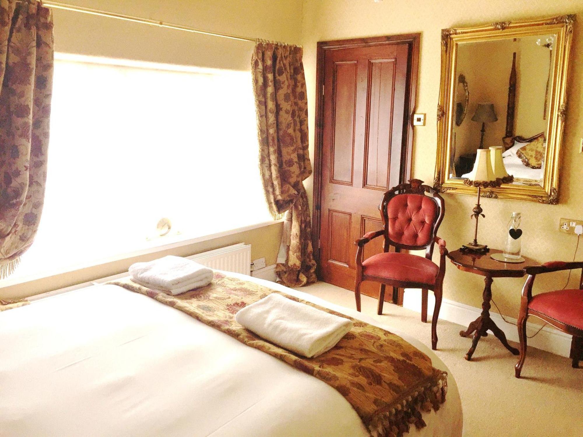 Glyn Isa Country House B&B And Self Catering Apartments コンウィ エクステリア 写真